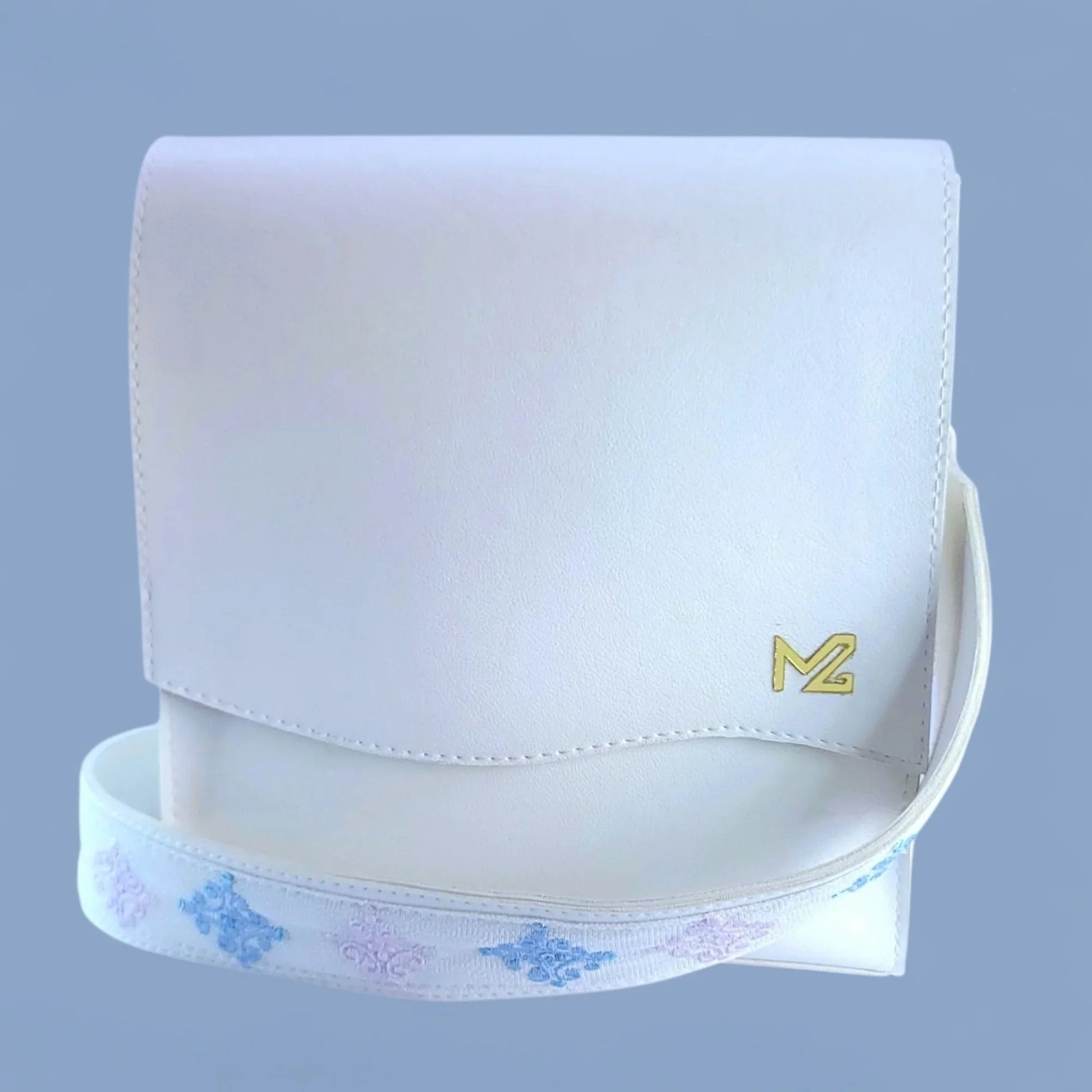 Elegant White Handbag - Maimoon Gallery