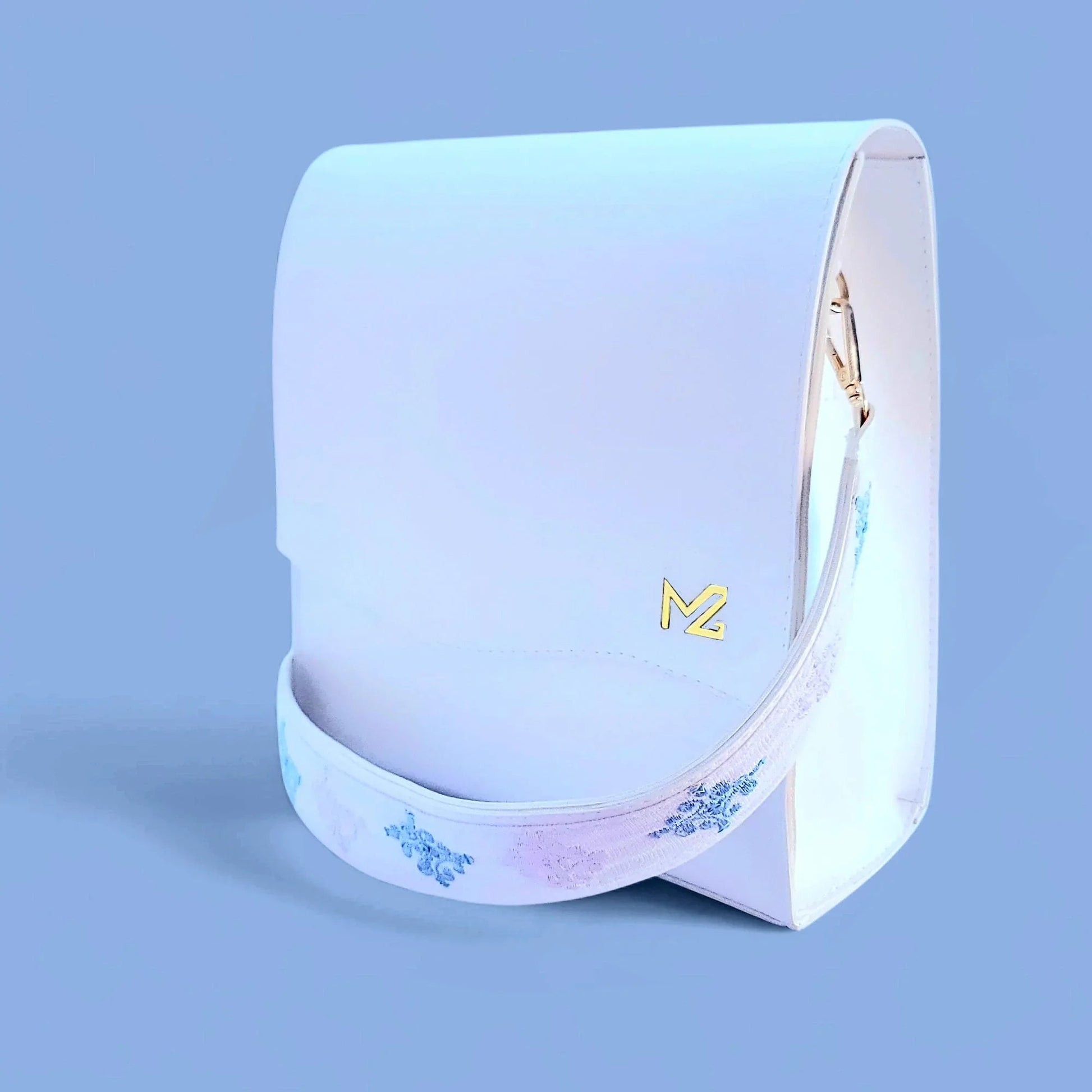 Elegant White Handbag - Maimoon Gallery
