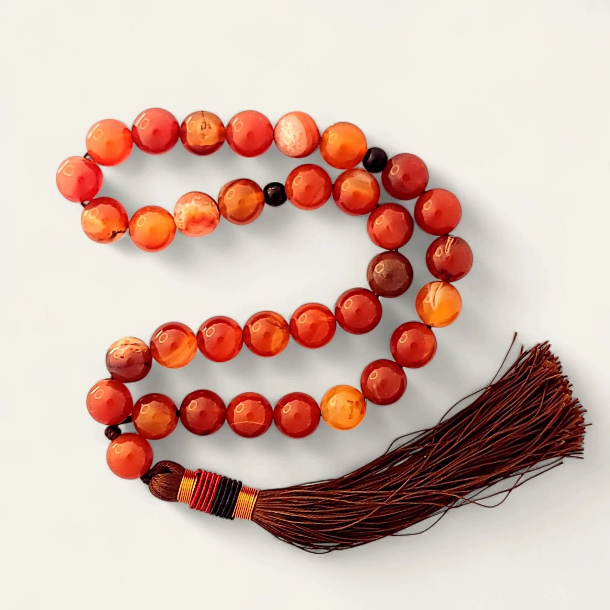 Yamani Aqeeq Aqq Tasbeeh – 33 & 100 - Beaeed Prayer Beads - Maimoon Gallery